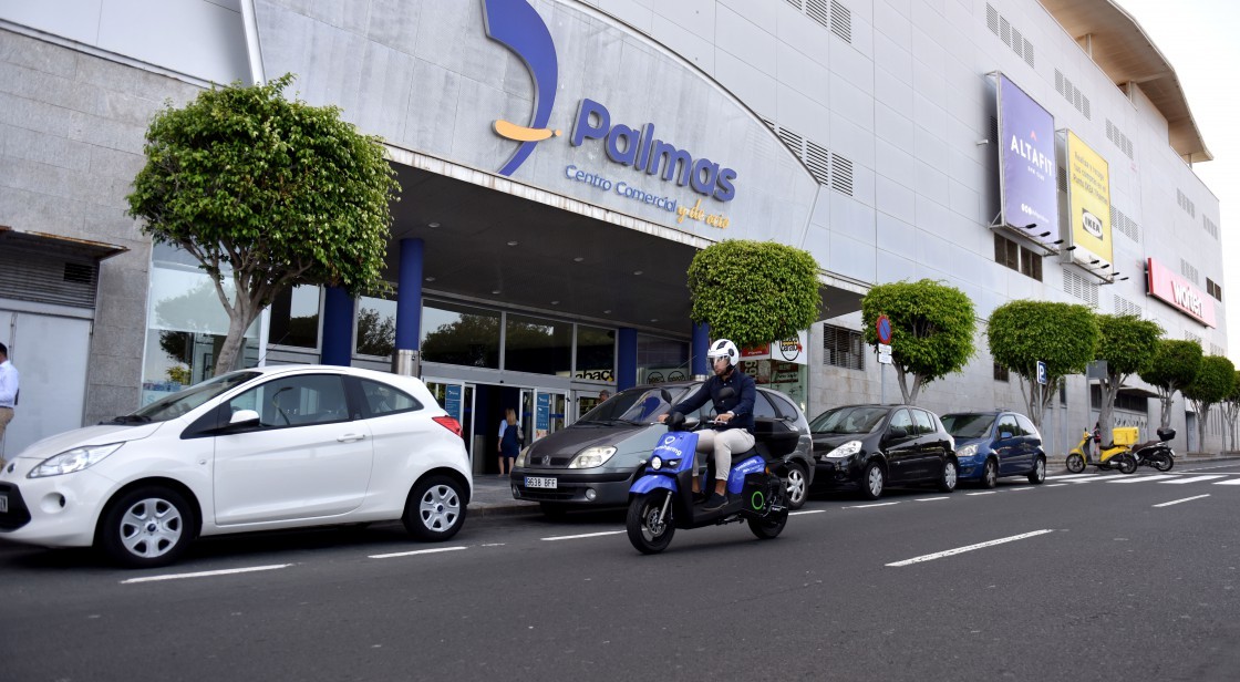 Las motos eléctricas de alquiler llegan al Centro Comercial y de Ocio 7 Palmas